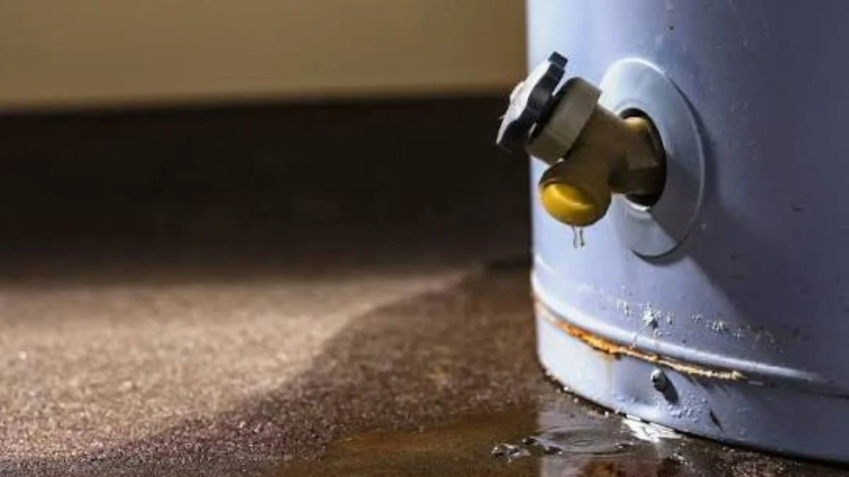 water-heater-leaking-what-to-do